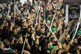 حسینیه ایران؛ آیین مشعل‌گردانی نجفی‌های مقیم مشهد