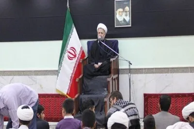 دنیای کفر از اسلام دارای امام می‌هراسد