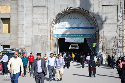 اقامه نماز عید فطر در مصلای اصفهان