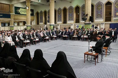 دیدار شاعران و اساتید ادبیات فارسی
