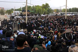 حضور رهبر معظم انقلاب در منطقه زلزله‌زده سرپل ذهاب