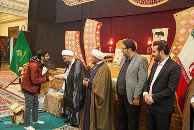 محفل انس با قرآن کریم «بشری» در حرم حضرت شاهچراغ(ع)