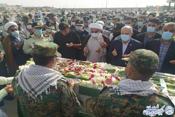 پیکر شهید سید نوید موسوی در بوشهر تشییع شد +عکس