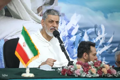 دعای عرفه زائران ایرانی در صحرای عرفات