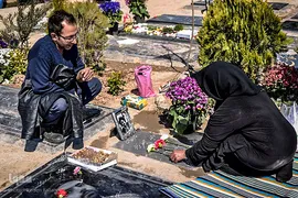 زیارت اهل قبور در آخرین پنجشنبه سال 