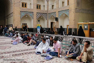 بازدید شرکت‌کنندگان مسابقات قرآن دانشجویان در حرم مطهر رضوی