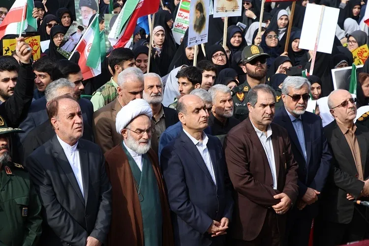 اقدامات آمریکا علیه ملت ایران باید برای نسل جدید تبیین شود