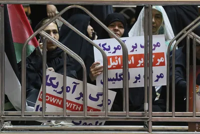 بزرگداشت شهادت سیدحسن نصرالله و عباس نیلفروشان در حرم شاهچراغ