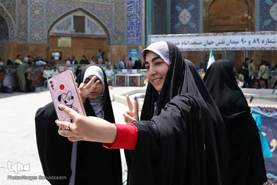 حماسه مشارکت نصف جهان در میدان نقش جهان