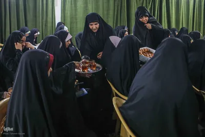 جلسه آموزش قرآن در کانون الزهراء(س)