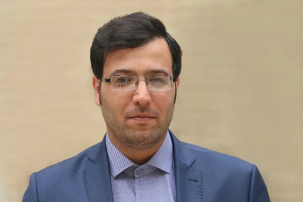 در کتب دانشگاهی به هویت قومیت‌ها و اقلیت‌ها توجه شود