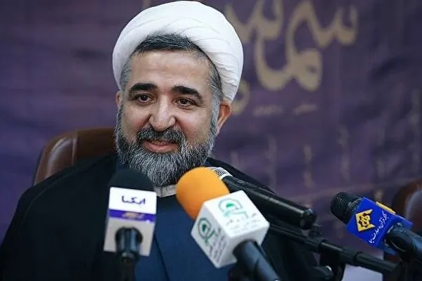 مرحوم خسروشاهی منتقد جدی مواضع پاپ بود