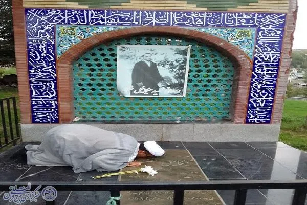 غبار روبی و گل افشانی گلزار شهدای شهرستان سوادکوه