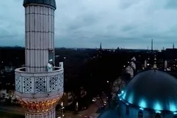 Almaniya və Hollandiyadakı müsəlmanlara azan jesti