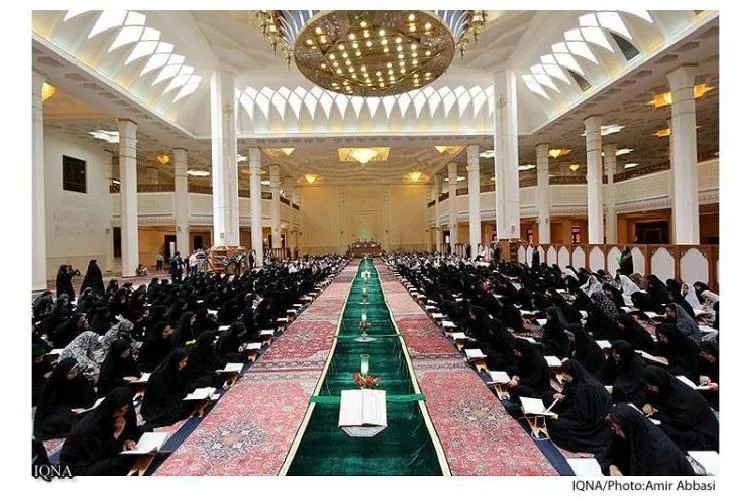 برنامه‌های قرآنی حرم شاهچراغ(ع) در دهه فجر/ از برگزاری مسابقات قرآن تا ترتیل‌خوانی روزانه