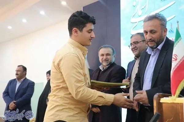 محفل بزرگ قرآنی در دبستان غیر دولتی سما ناحیه 2 ساری