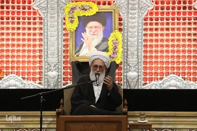 مراسم گرامیداشت رهبر شهید از سوی آیت‌الله مکارم شیرازی
