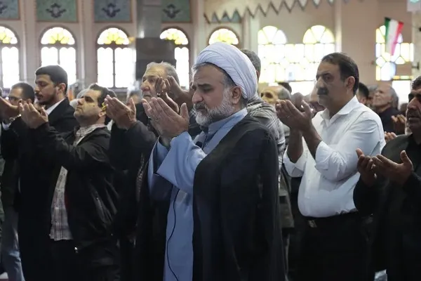 نماز جمعه ساری به امامت حجت الاسلام محمدرضا نصوری، امام جمعه موقت ساری در مصلی امام خمینی (ره)