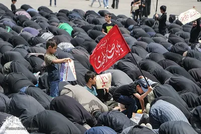 عزاداری و نماز ظهر عاشورا در بیرجند