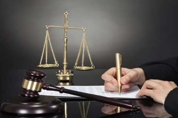 همکاری ۷۹ وکیل نیکوکار با کمیته امداد کرمان
