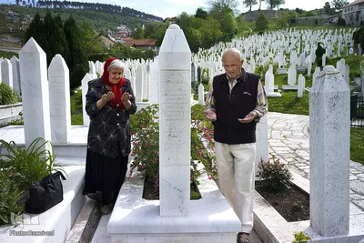 بیست و پنجمین مراسم سالگرد کشتار ۸۰۰۰هزار مسلمان شهر «سربرنیتسا» جمهوری بوسنی و هرزگوین توسط ارتش صرب