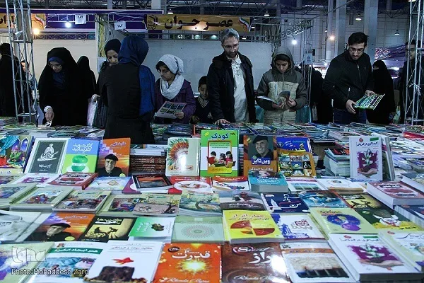 زمان بازدید از نمایشگاه کتاب تهران تا ساعت ۲۱ افزایش یافت