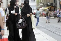 Suisse : l'initiative anti-burqa rejetée