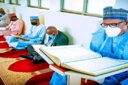 Ang Pangulo ng Nigeria na si Buhari ay Dumalo sa Sesyon ng Pagpapakahulugan ng Qur’an sa Ramadan