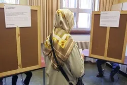 Eklat im Wahllokal – „Mit Kopftuch darfst du nicht wählen!“