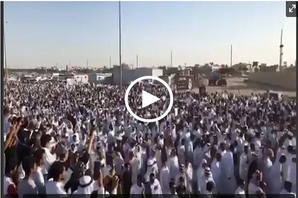 شاهد...حشود جماهيرية في إحیاء مراسم عاشوراء في 