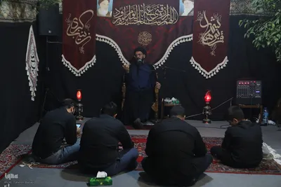 منزل محمدحسین قمری در منطقه نارمک از سال 82 مزین به روضه امام حسین(ع) است.