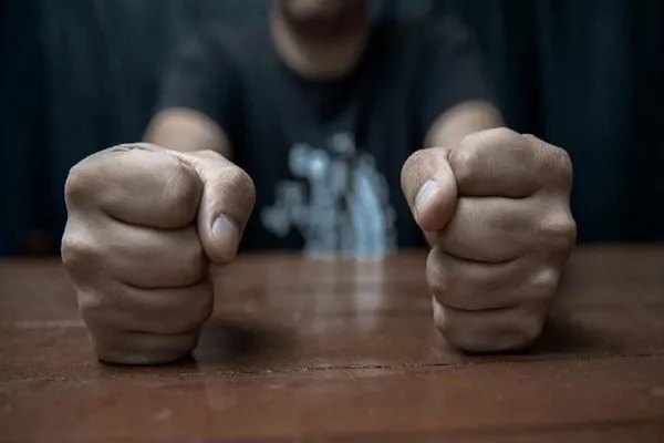 गुस्सा; एक ऐसी आदत जो खुशियों की राह को दूर कर देती है