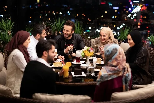 رستوران‌گردی زیر سایه تورم