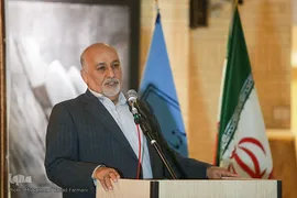 مراسم رونمایی از تک اثر فاخر قرآنی