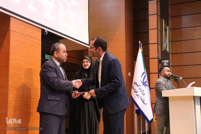 تجلیل از برگزیدگان جایزه ملی جوانی جمعیت در خراسان‌جنوبی
