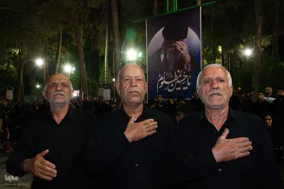 عزاداری شب هشتم محرم در گلستان شهدای اصفهان
