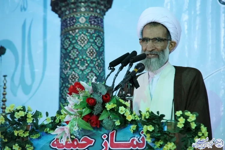مقصر مشکلات اقتصادی، بی تدبیری مسئولین و برخی از مردم فرصت طلب است