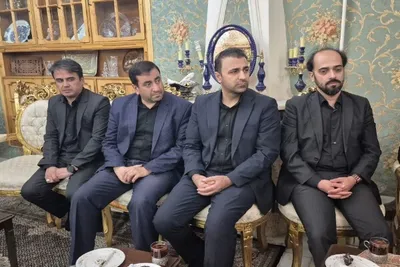 دیدار استاندار لرستان با خانواده شهید «بهنام قاسمیان»