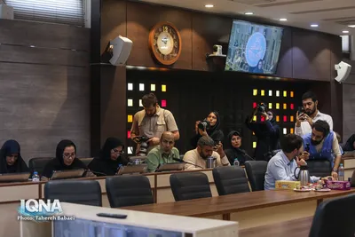 نشست خبری رئیس دانشگاه تهران
