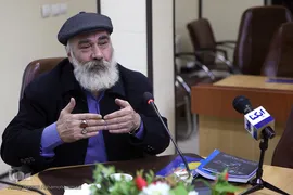 نشست نقد کتاب «سربازنامه» سروده افشین علا در رثای شهادت قاسم سلیمانی