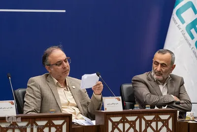 نشست صمیمانه رئیس جهاددانشگاهی با اعضای واحد‌های جهاددانشگاهی در اصفهان