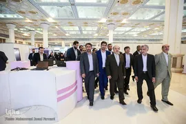 بازدید وزیر ورزش و جوانان از نمایشگاه قرآن