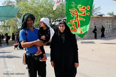 پیاده روی خانوادگی