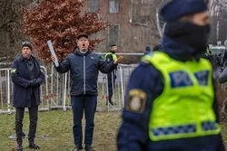 Schwedischer Extremist droht mit Verbrennung des Korans vor russischer Botschaft