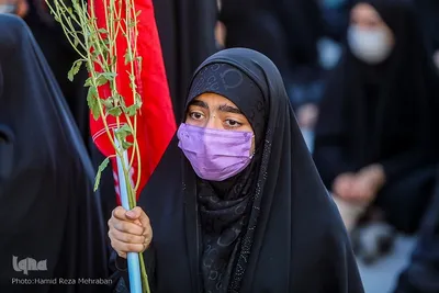 Teheran nimmt  Abschied von 5 Märtyrern der Schrein-Verteidiger