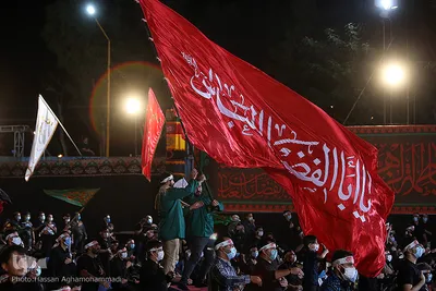 عزاداری شب تاسوعای حسینی هیات «ریحانة الحسین(ع)» با مداحی سیدمجید بنی فاطمه در پارک ارم تهران
