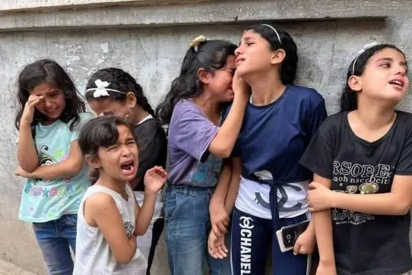 غزه ميان خون و آتش ایستاده
