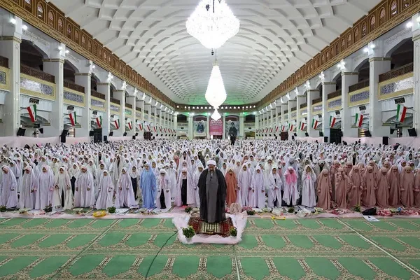 جشن تکلیف 5 هزار نفری دختران در تبریز