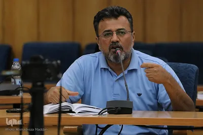 نشست نقد و بررسی کتاب «مرد راه» در شیراز‎‎