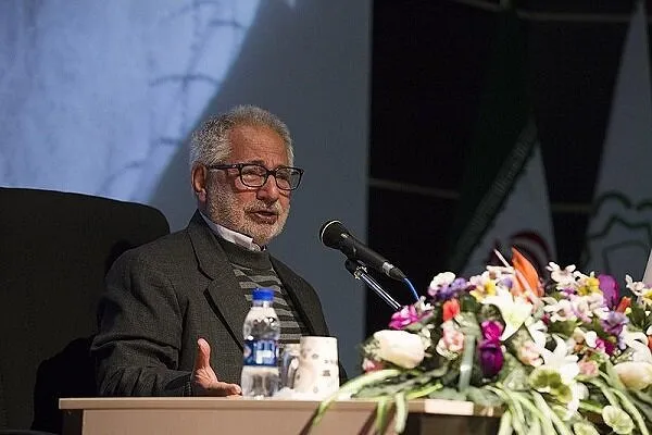 شهید نواب صفوی بهترین الگوی ایثار و شهامت برای نسل جوان است